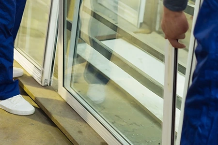 Commercial Glass Repair Technician in Edgewater, FL